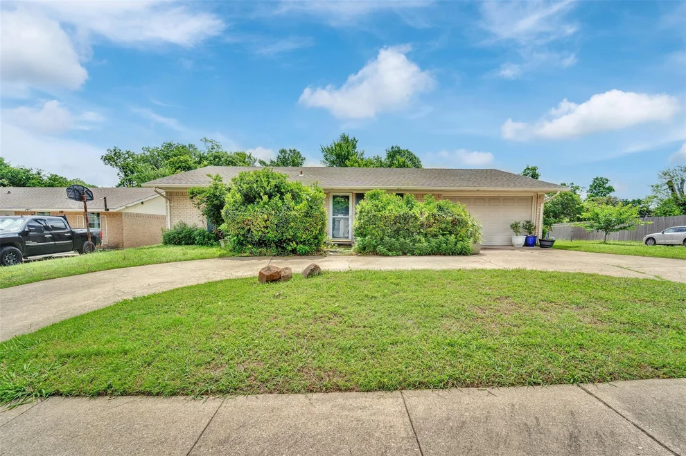 Unit for sale at 342 Meadowhill Drive, Garland, TX 75043