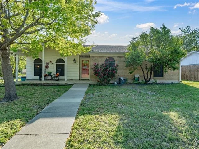 Unit for sale at 216 NE Cindy Lane, Burleson, TX 76028
