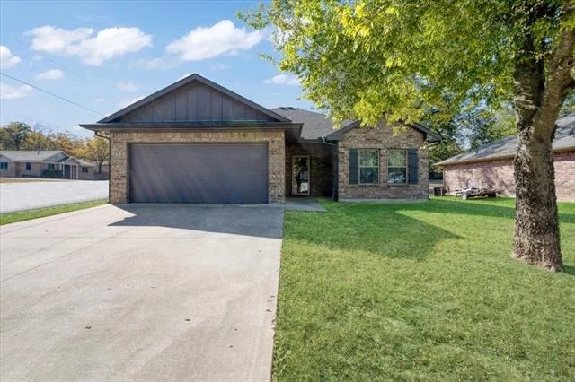 Unit for sale at 732 E Bullock Street, Denison, TX 75021
