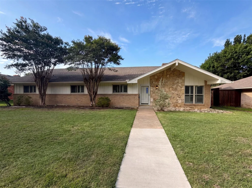 Unit for sale at 1618 Woodcrest Lane, Carrollton, TX 75006