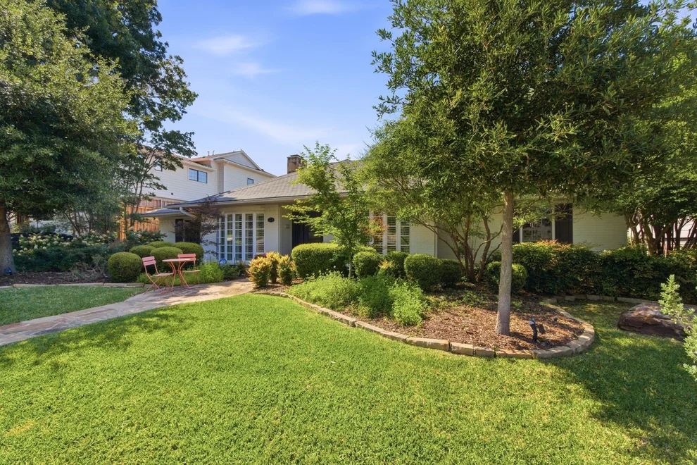 Unit for sale at 209 Fall Creek Drive, Richardson, TX 75080