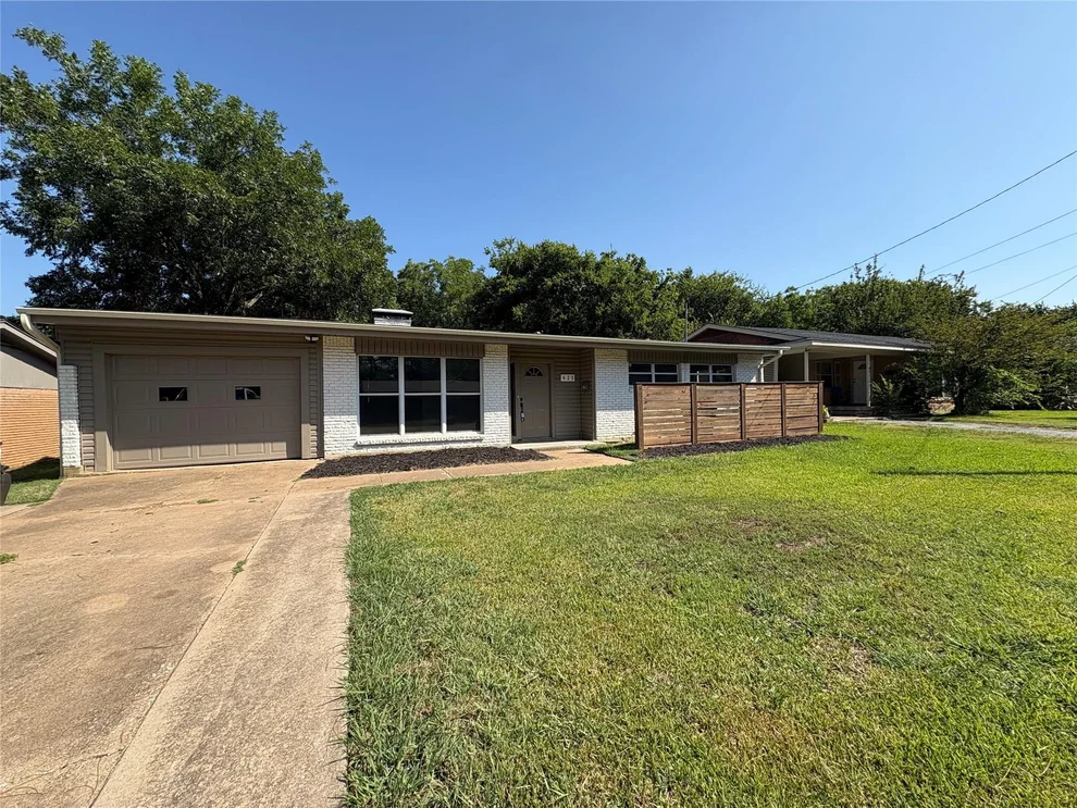 Unit for sale at 425 W Lamberth Road, Sherman, TX 75092