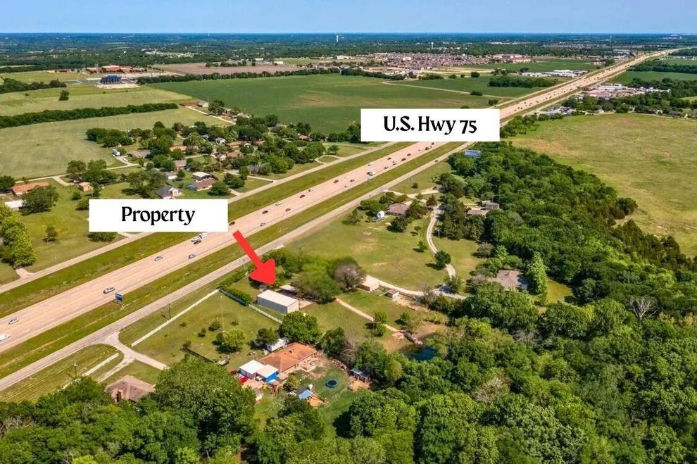 Unit for sale at 14329 Highway 75, Van Alstyne, TX 75495