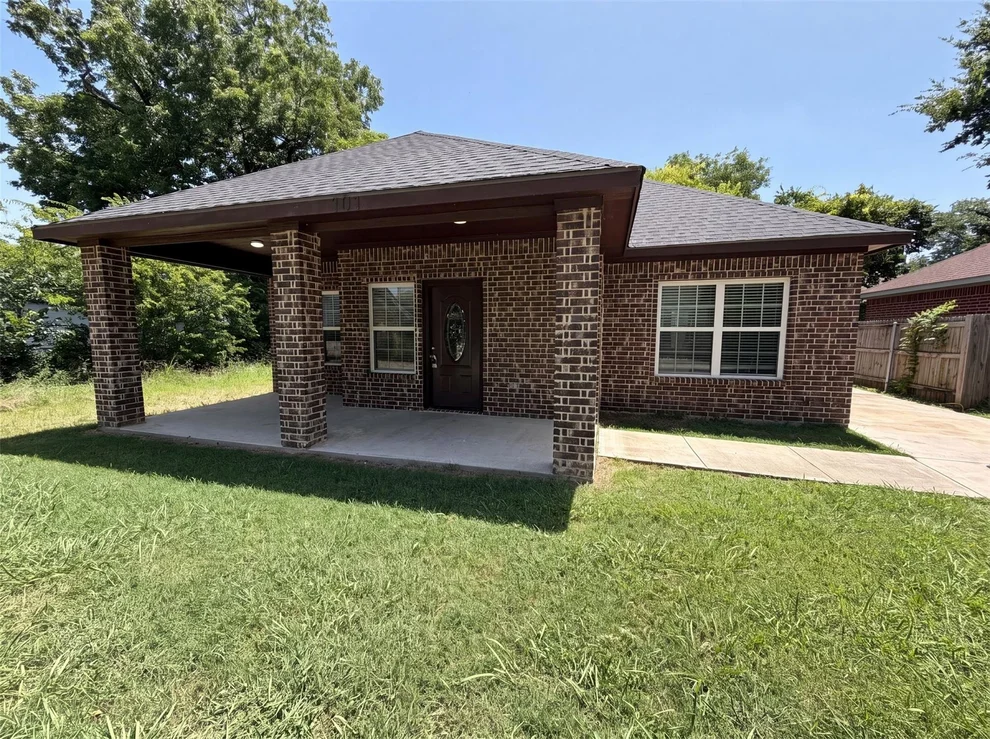 Unit for sale at 101 Griffin Street, Waxahachie, TX 75165