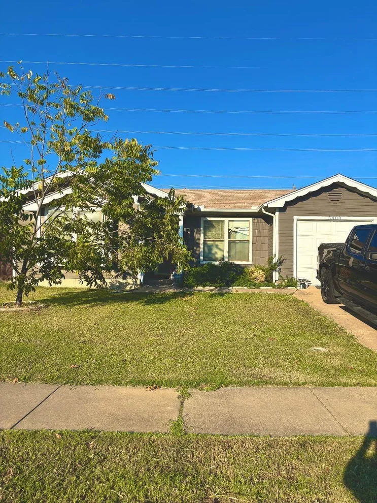Unit for sale at 5400 Creek Valley Drive, Arlington, TX 76018