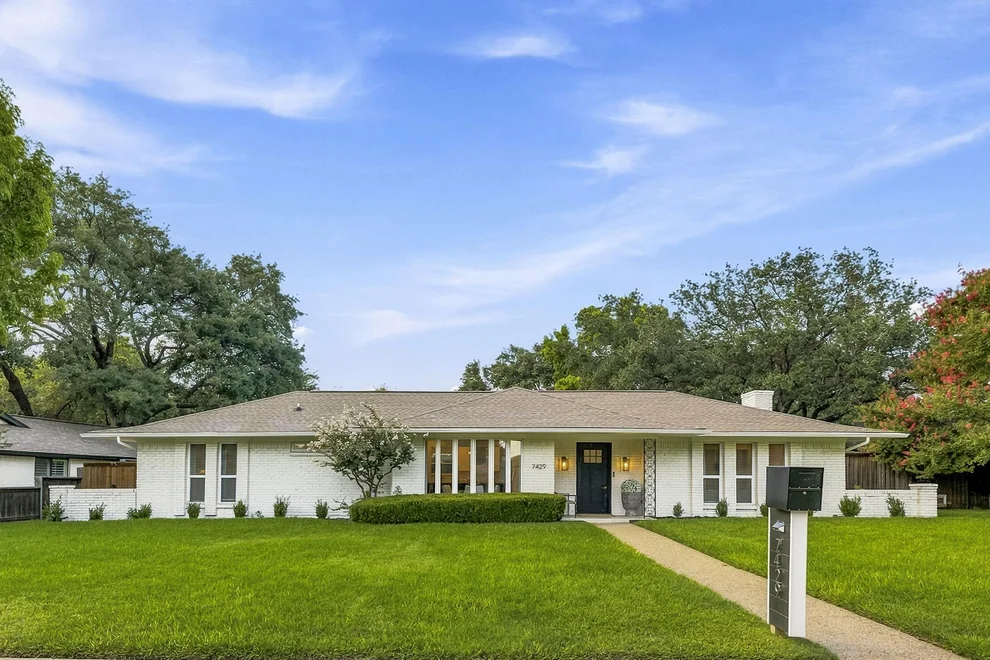 Unit for sale at 7429 Tangleglen Drive, Dallas, TX 75248