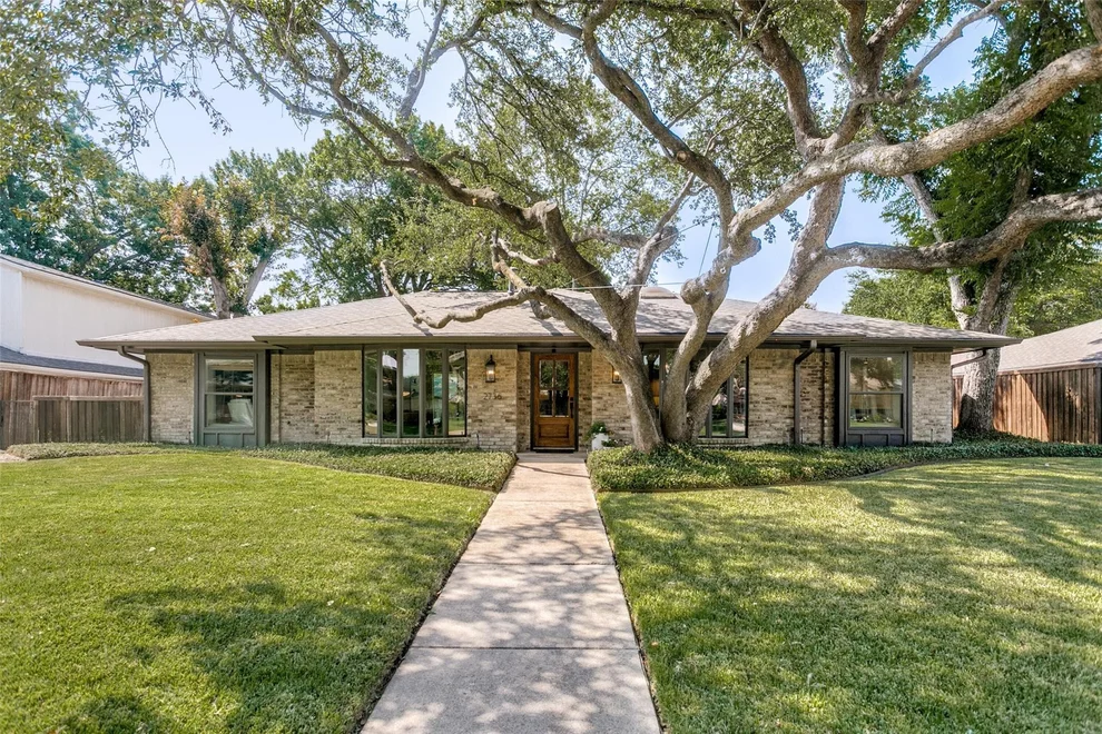 Unit for sale at 2736 Grandview Drive, Plano, TX 75075