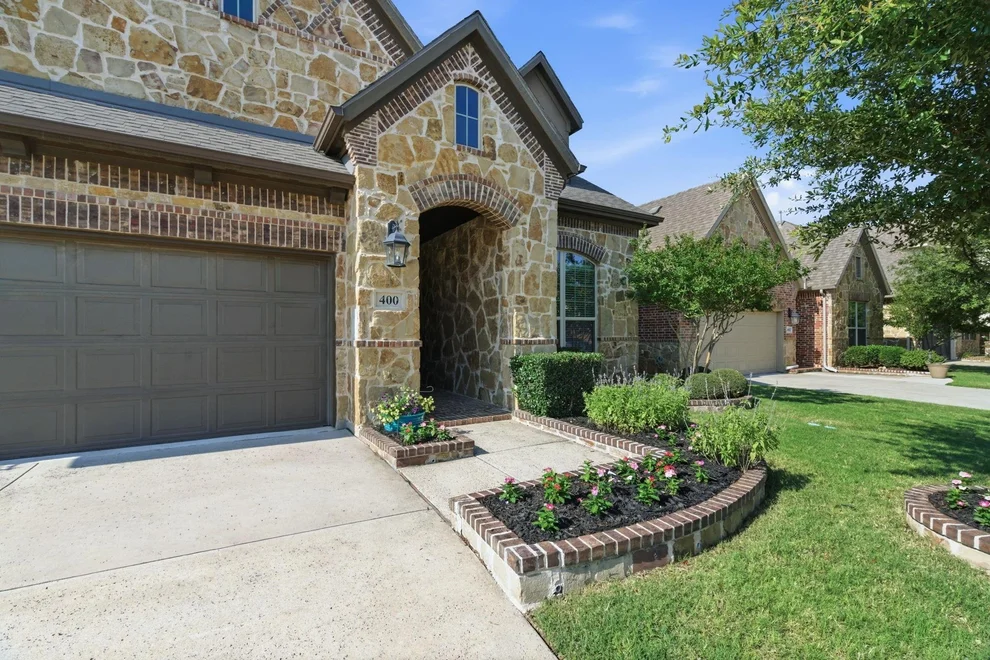 Unit for sale at 400 Ridgewood Drive, Lewisville, TX 75067
