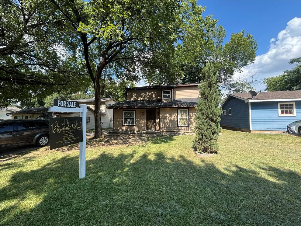Unit for sale at 910 NE 31st, Grand Prairie, TX 75050