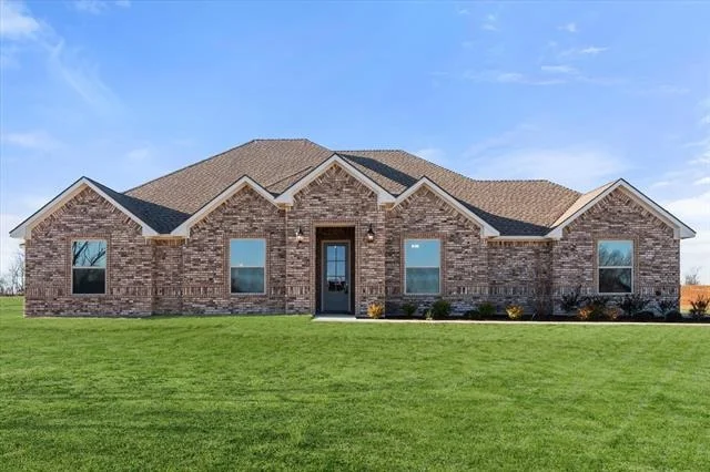 Unit for sale at 309 Fairway Parks Drive, Corsicana, TX 75110