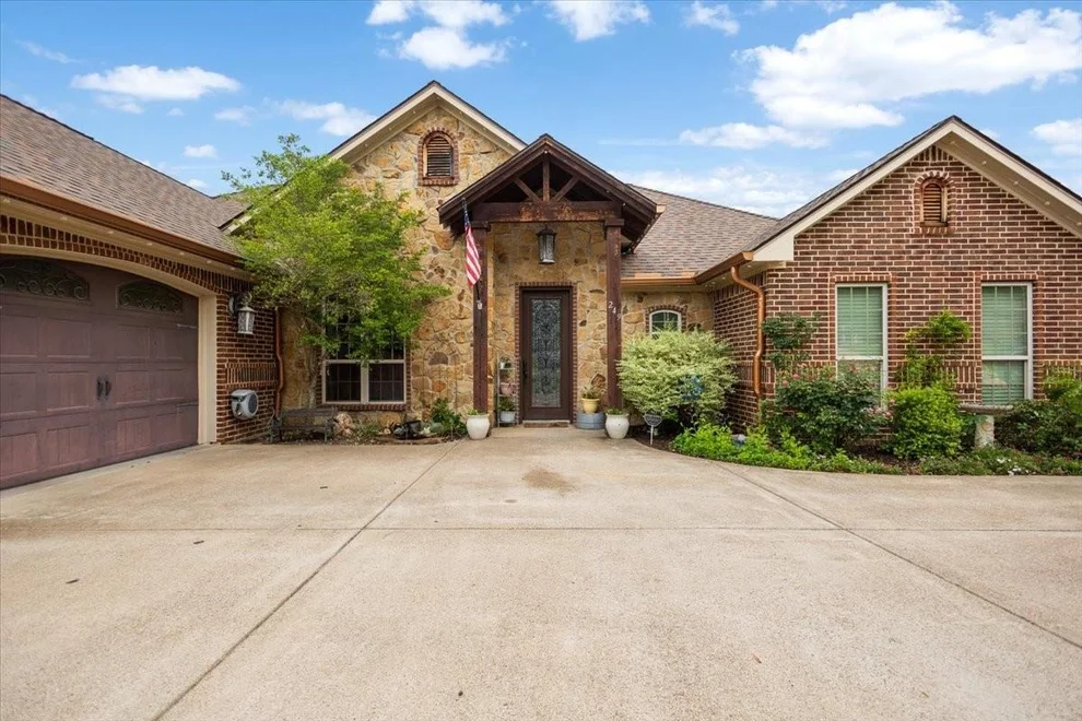 Unit for sale at 249 Heritage Court, Lindale, TX 75771