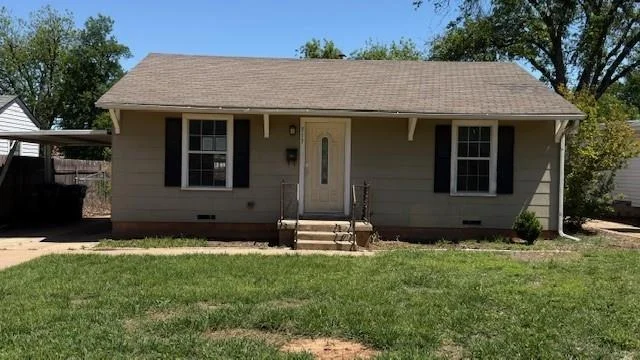 Unit for sale at 513 W Inwood Drive, Wichita Falls, TX 76301