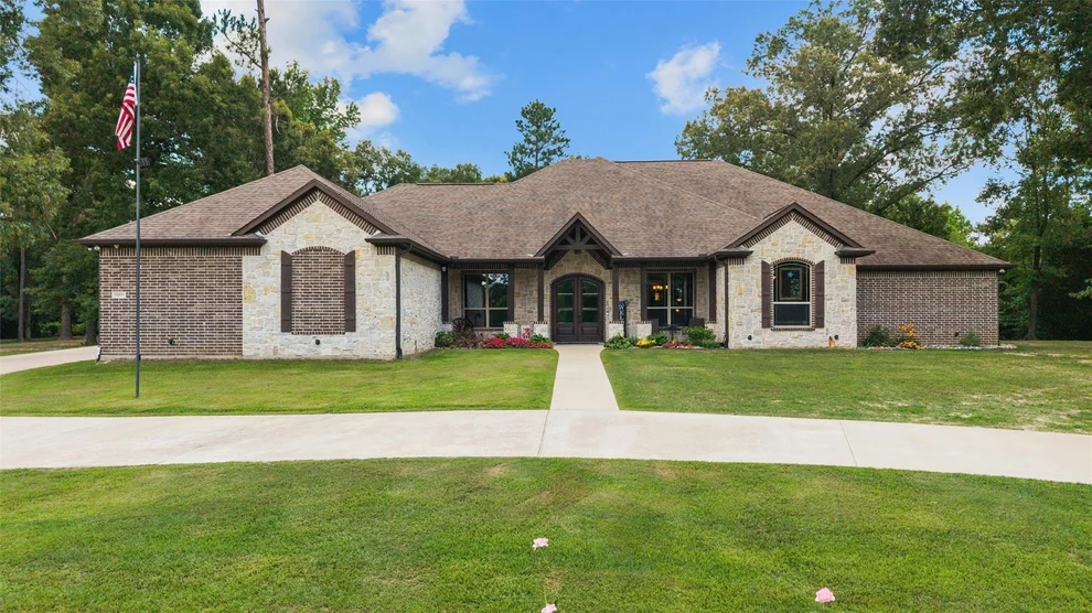 Unit for sale at 22571 Lake Jackson Drive, Lindale, TX 75771