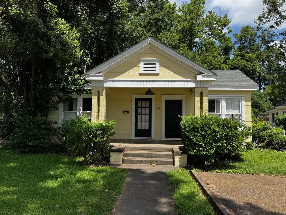 Unit for sale at 304 Albany Avenue, Shreveport, LA 71105