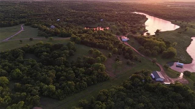 Unit for sale at 310 Thorn Ridge Drive, Kerens, TX 75144