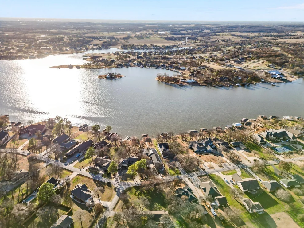 Unit for sale at 111 Longhorn Drive, Gainesville, TX 76240