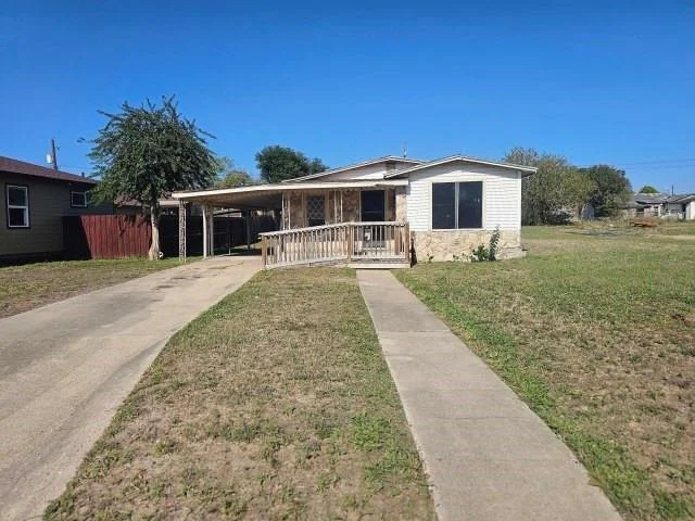 Unit for sale at 630 E B Avenue, Kingsville, TX 78363