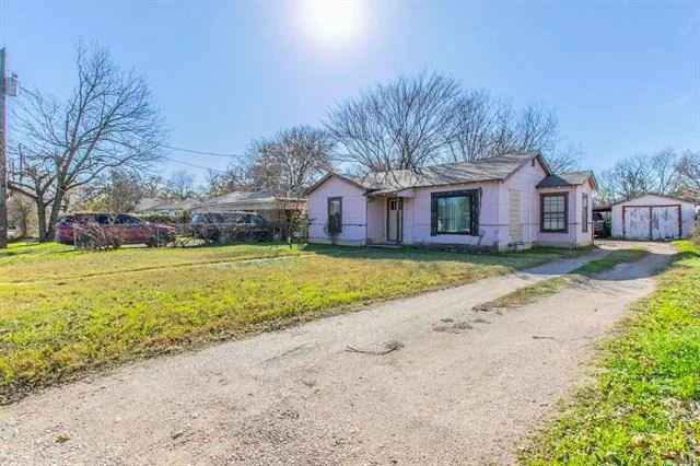 Unit for sale at 108 N Lakeview Drive, Lacy Lakeview, TX 76705