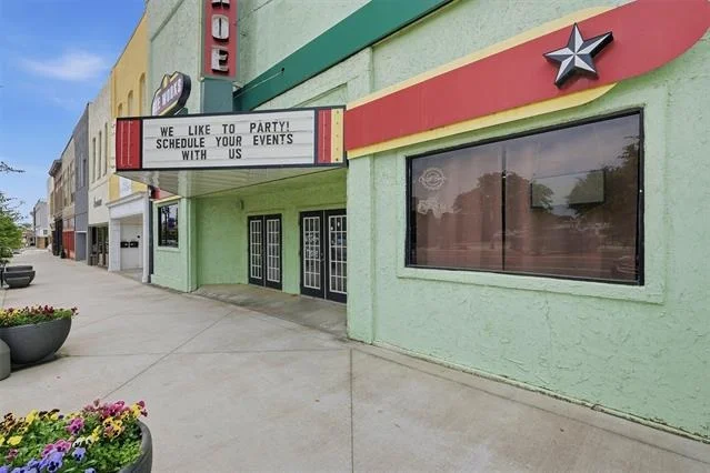 Unit for sale at 216 W Main Street, Denison, TX 75020