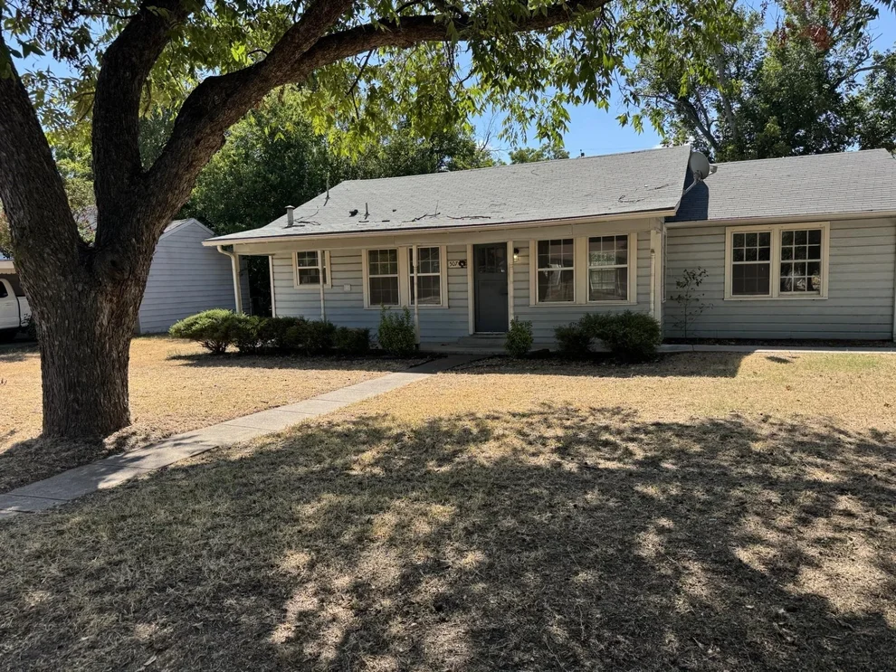 Unit for sale at 507 Poindexter Avenue, Cleburne, TX 76033