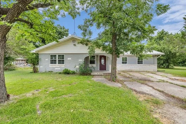 Unit for sale at 610 E Limestone Avenue, Mart, TX 76664
