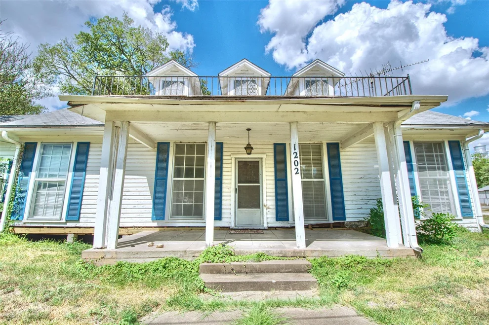 Unit for sale at 1202 Tyler, Thornton, TX 76687