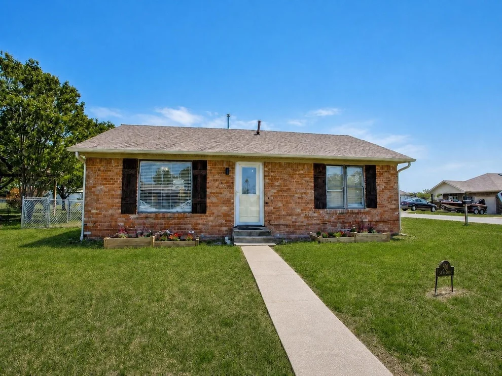 Unit for sale at 500 N 5th Street, Gunter, TX 75058