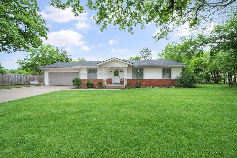 Unit for sale at 201 Hardy Avenue, Corsicana, TX 75110