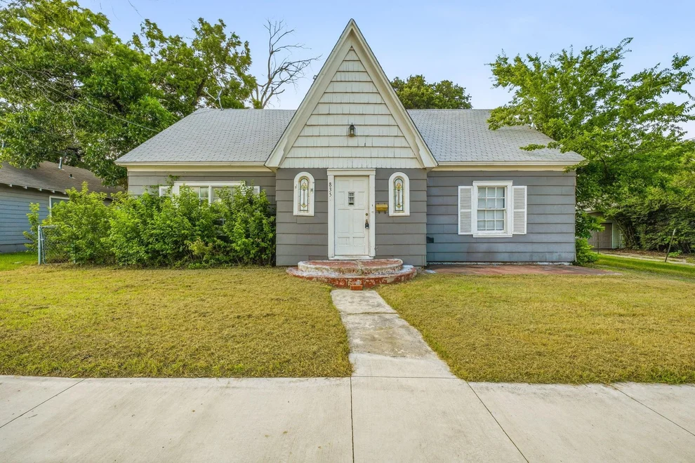 Unit for sale at 835 W Long Street, Stephenville, TX 76401