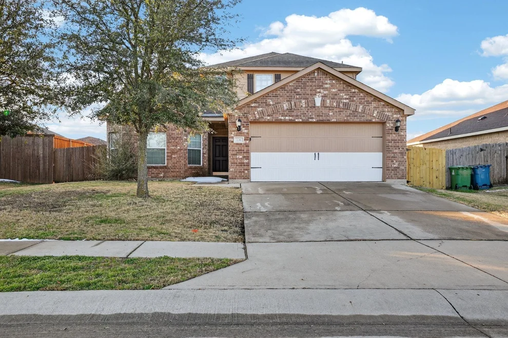 Unit for sale at 136 Eider Drive, Sanger, TX 76266