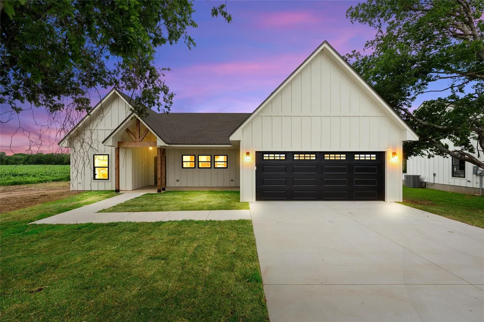 Unit for sale at 5200 Bogey Lane, Waco, TX 76708
