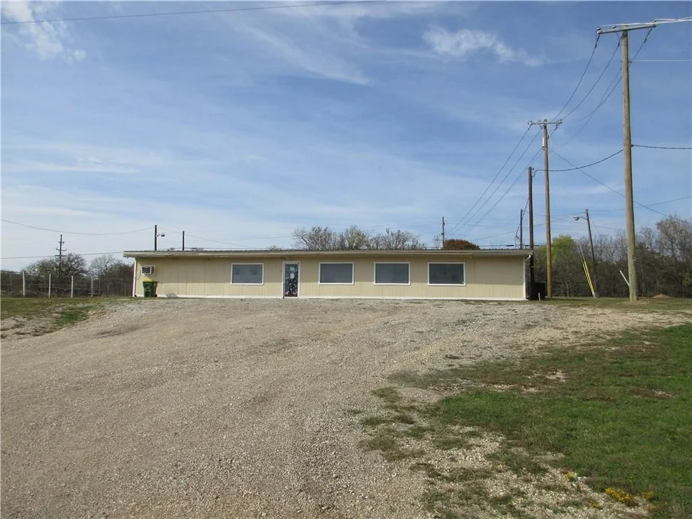 Unit for sale at 721 N. Bus Hwy 6 Highway, Marlin, TX 76661