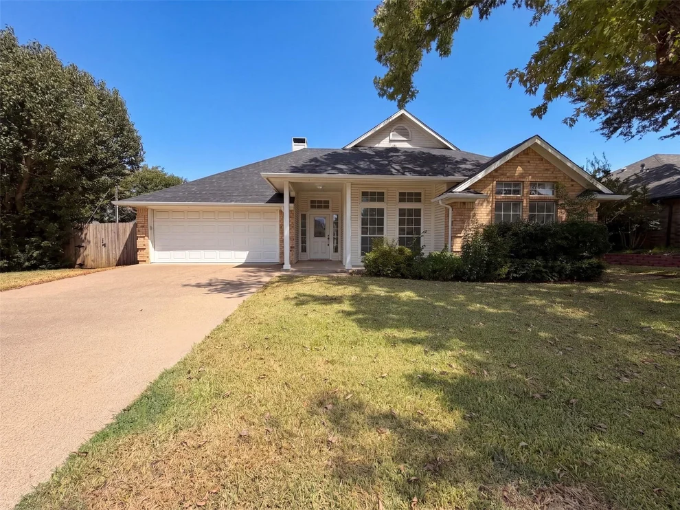 Unit for sale at 1623 W Pleasant Drive, Midlothian, TX 76065