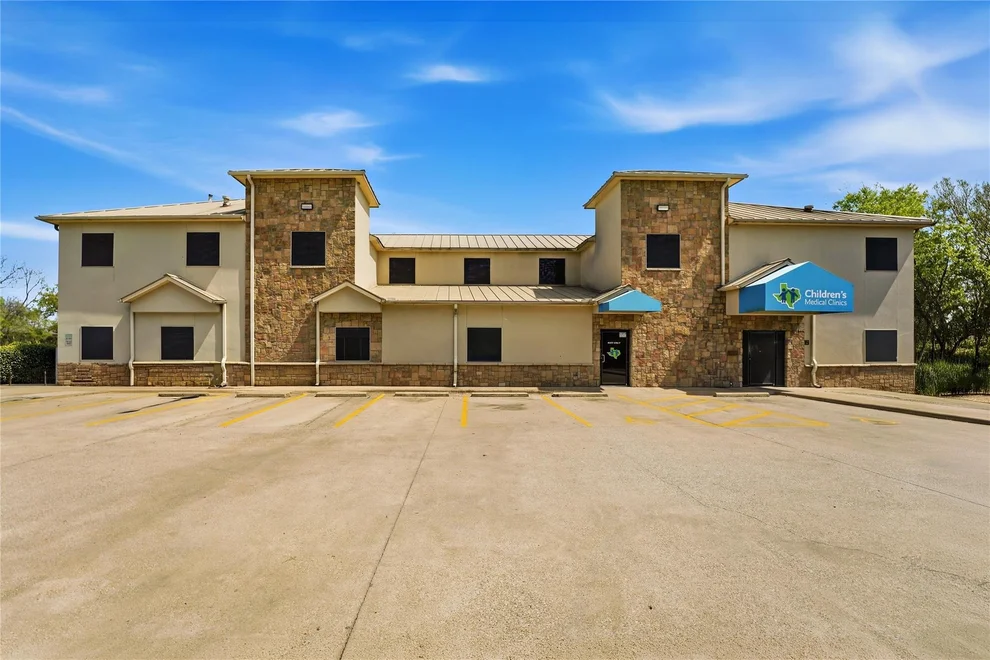 Unit for sale at 1011 W Grove Street, Kaufman, TX 75142