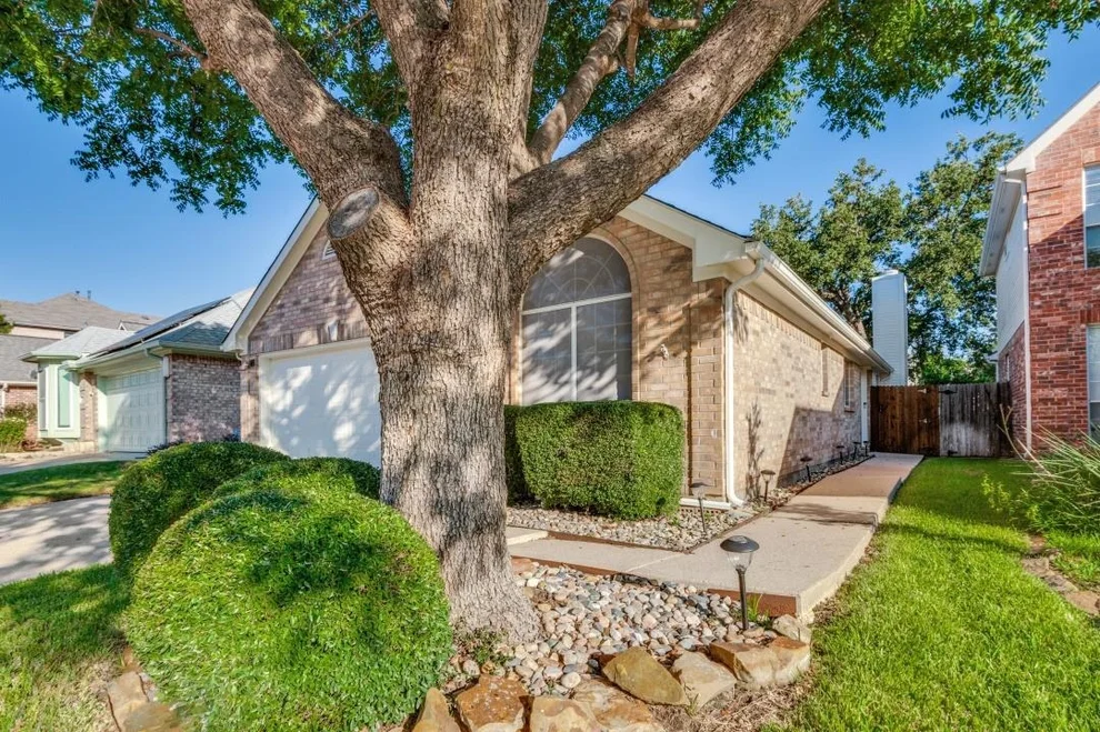 Unit for sale at 2237 Wembley Wood Lane, Bedford, TX 76022