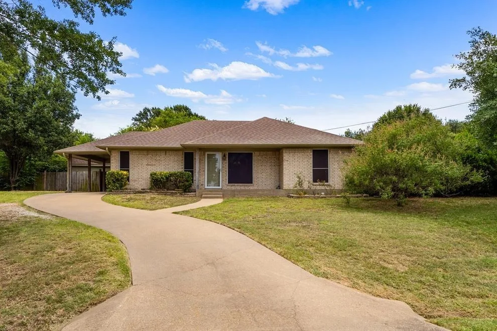 Unit for sale at 402 Admiral Drive, Gun Barrel City, TX 75156
