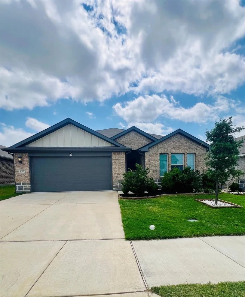 Unit for sale at 6304 Dry Gulch Trail, Fort Worth, TX 76179