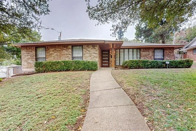 Unit for sale at 3714 Kiest Knoll Drive, Dallas, TX 75233