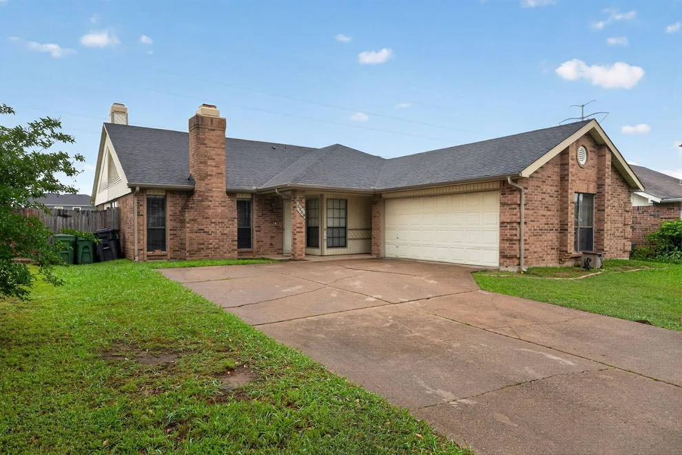 Unit for sale at 5209 Nocona Lane, Arlington, TX 76018