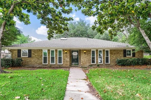 Unit for sale at 3201 Winchester Drive, Plano, TX 75075