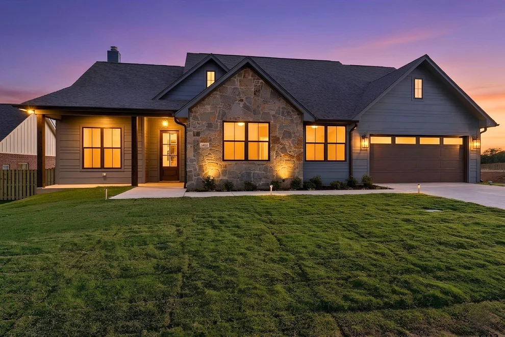 Unit for sale at 16421 Clearview Drive, Lindale, TX 75771