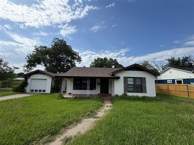 Unit for sale at 2516 Briarwood Lane, Bellmead, TX 76705