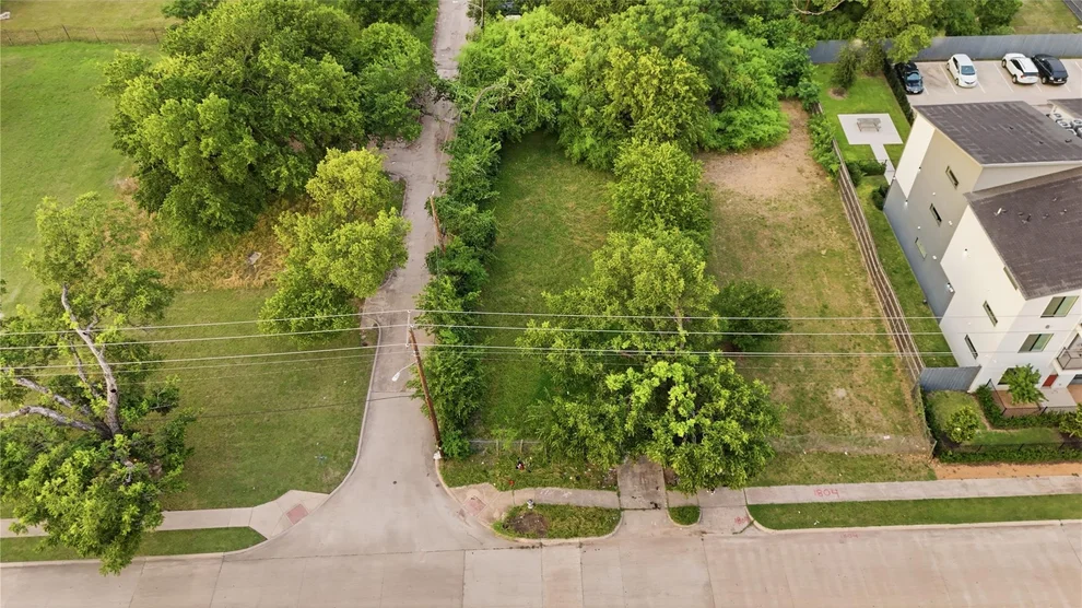 Unit for sale at 1800 S Trunk Avenue, Dallas, TX 75210