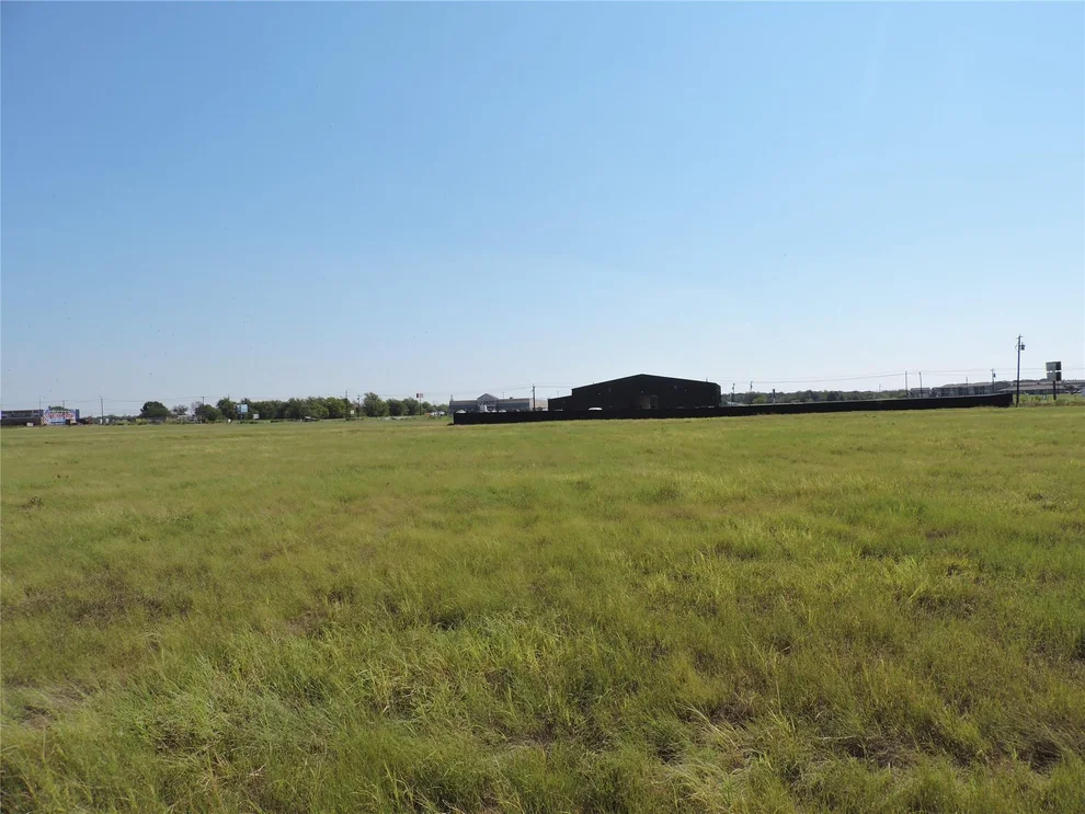 Unit for sale at 06 Lawson Ave, Mabank, TX 75147