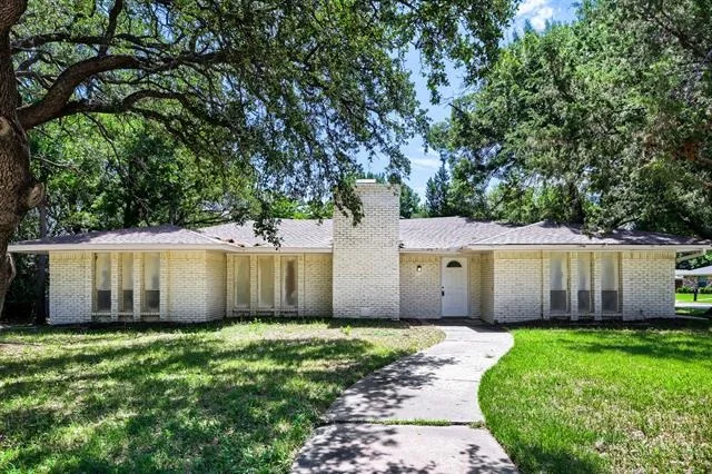 Unit for sale at 900 Westwood Drive, Plano, TX 75075