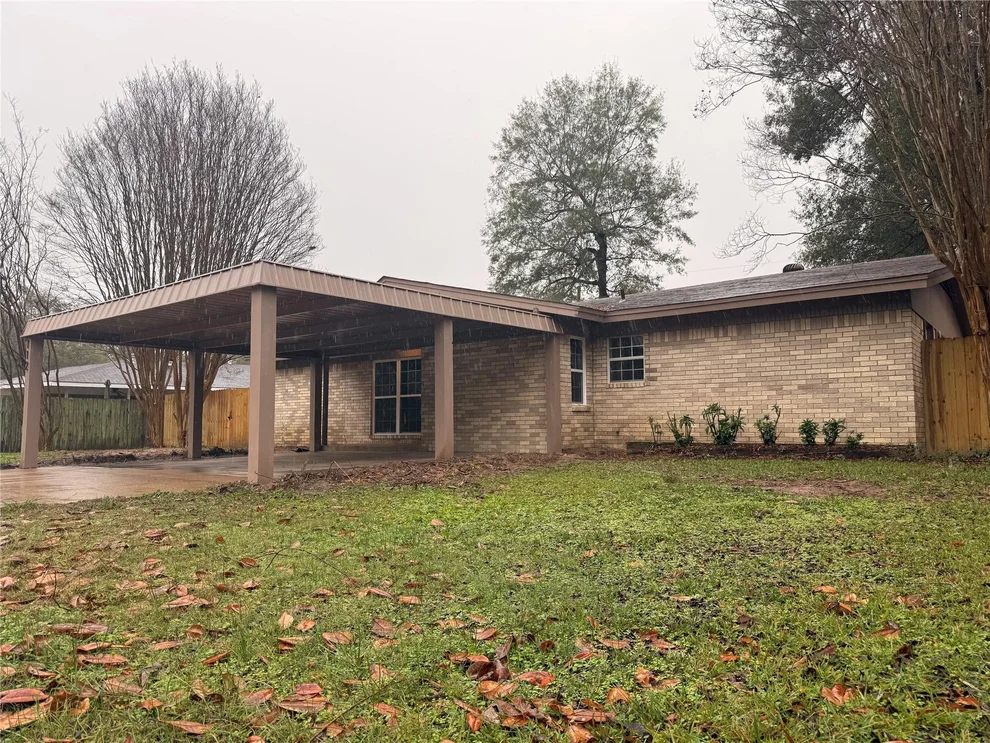 Unit for sale at 112 Myrtle Dr, New Boston, TX 75570