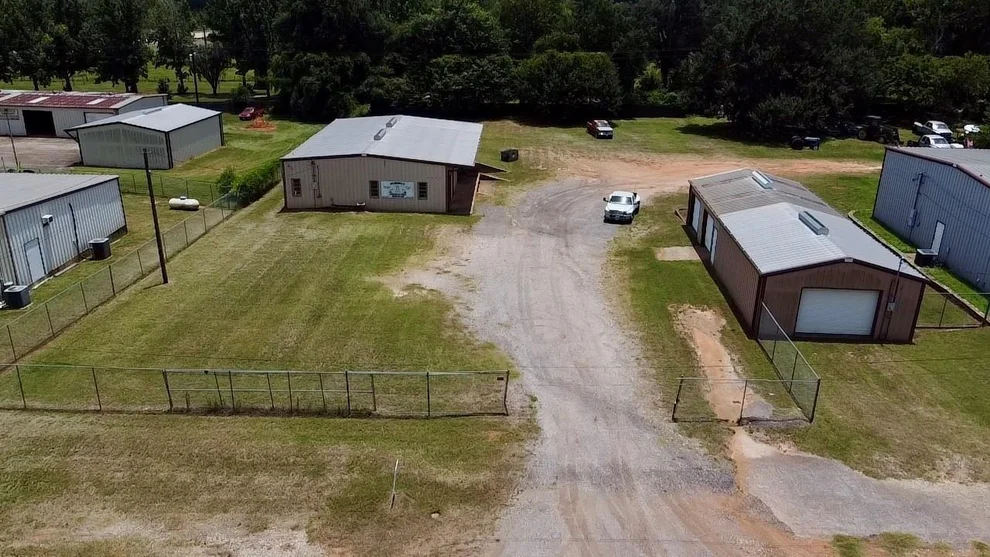 Unit for sale at 2000 E Murchison St, Palestine, TX 75801