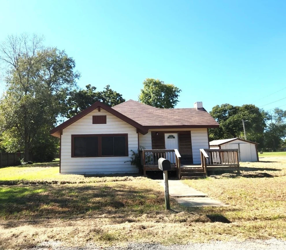 Unit for sale at 623 N Green Street, Grand Saline, TX 75140