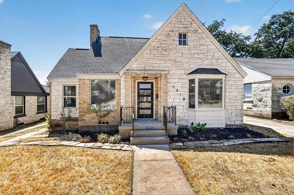 Unit for sale at 1214 E Waco Avenue, Dallas, TX 75216