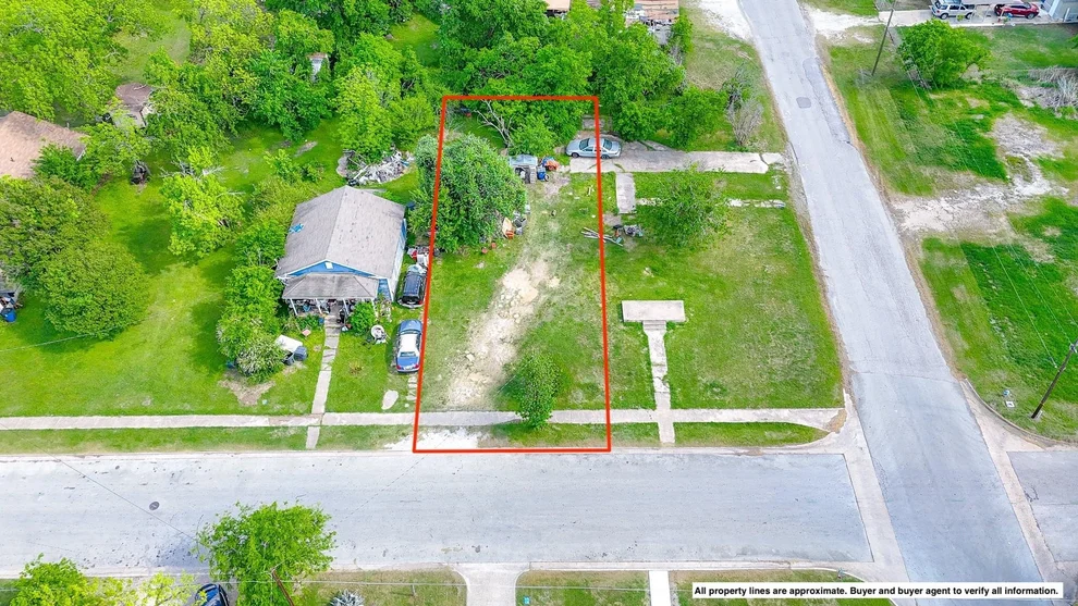 Unit for sale at 1005 E 6th Avenue, Corsicana, TX 75110